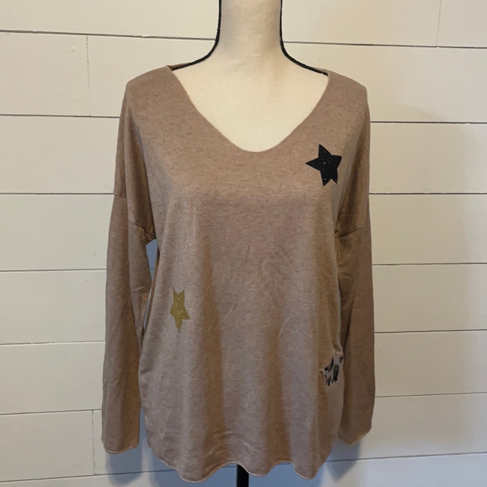 NWOT Tempo Paris relaxed fit star detail sweater